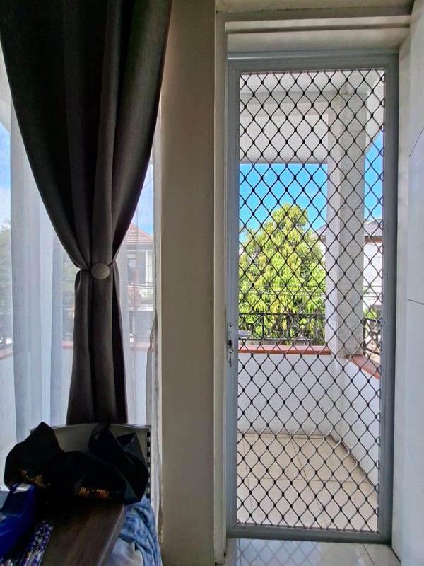 Rumah Cantik 2¼ Lantai Di Bintaro dengan KT 3+1 dan KM 3+1 sudah SHM Baru Renov 2020