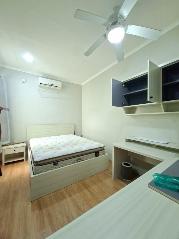 Rumah Cantik 2¼ Lantai Di Bintaro dengan KT 3+1 dan KM 3+1 sudah SHM Baru Renov 2020