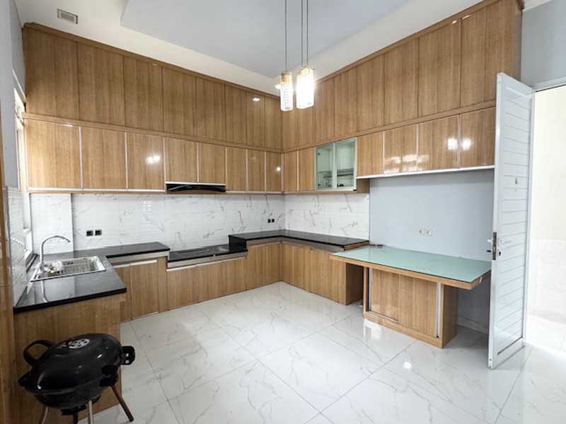 Dijual Rumah Banyo Raya, Kelapa Gading Ventilasi bagus, penerangan alami, udara segar krn pemandangan masih hijau