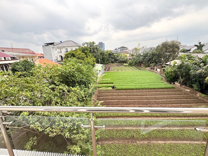 Dijual Rumah Banyo Raya, Kelapa Gading Ventilasi bagus, penerangan alami, udara segar krn pemandangan masih hijau