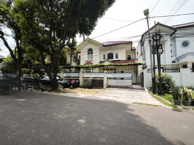 Rumah Eksklusif Jl. Cisanggiri Kebayoran Baru, kawasan paling prestisius Jakarta Selatan