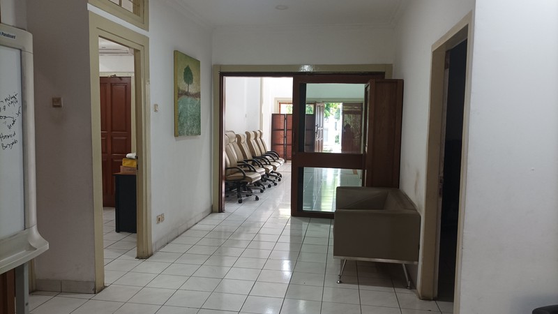 Rumah siap huni, di Guntur, Jakarta Selatan, disewakan