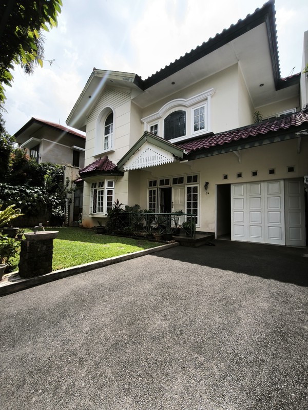 Rumah siap huni di Jl. Cisanggiri Kebayoran Baru Jakarta Selatan