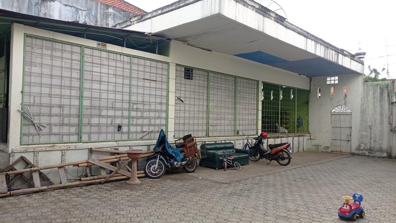 Dijual Properti Multiguna Gudang + Rumah 10 Kamar Tidur Di Pusat Sumpiuh, Banyumas