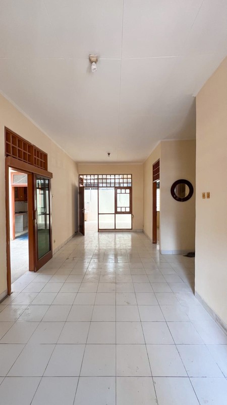 Dijual Rumah Terawat Lokasi Di Jl. Gardenia, Tangerang Selatan