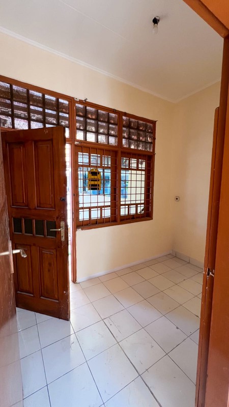 Dijual Rumah Terawat Lokasi Di Jl. Gardenia, Tangerang Selatan