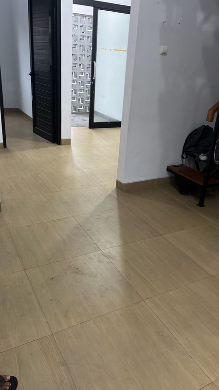 Disewakan Rumah 2 Lantai Semi-Furnish Strategis Ngendak, Caturtunggal - Hanya 5 Menit Ke Amplaz