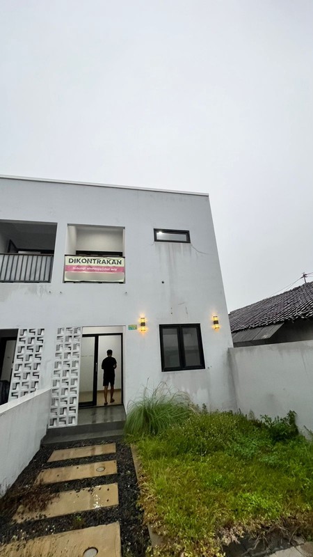 Disewakan Rumah 2 Lantai Semi-Furnish Strategis Ngendak, Caturtunggal - Hanya 5 Menit Ke Amplaz