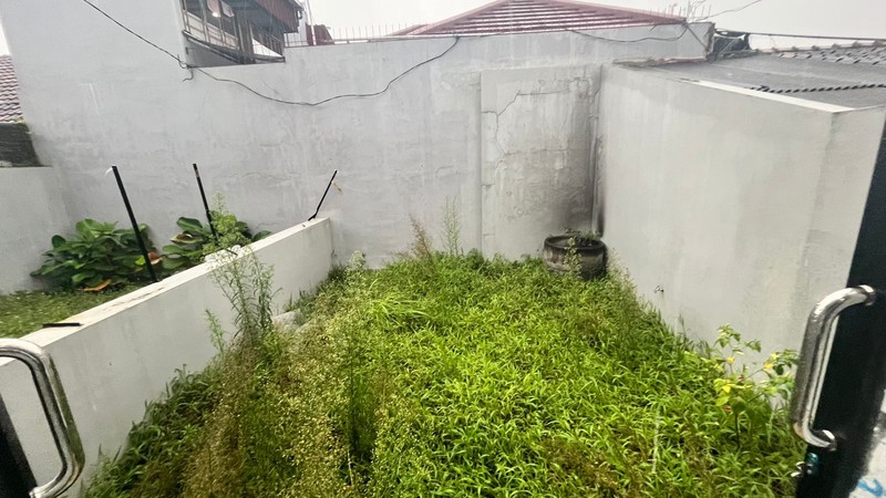 Disewakan Rumah 2 Lantai Semi-Furnish Strategis Ngendak, Caturtunggal - Hanya 5 Menit Ke Amplaz