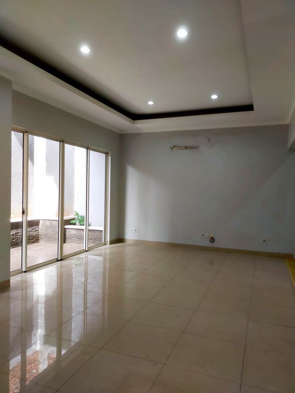 Rumah 3 Lantai dalam Cluster Lokasi Strategis di Bintaro Sektor 7