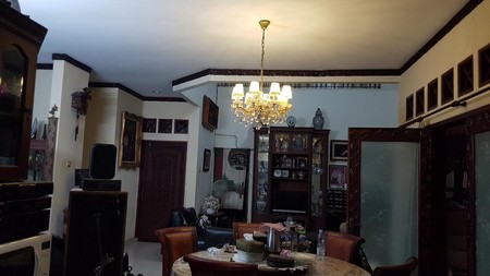 Rumah Hunian luas & nyaman di Jl. Hang Jebat, kawasan premium Kebayoran Baru Jakarta Selatan