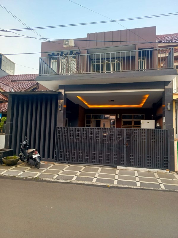 Rumah Bagus Di Regency Melati Mas BSD Tangerang Selatan