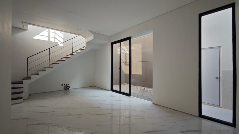 Dijual Rumah Baru Pondok Tjandra -  Cluster Manggis - Modern 2 Lantai dekat Akses TOL, SMA Petra, RS Mitra Keluarga