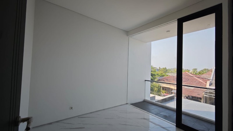 Dijual Rumah Baru Pondok Tjandra -  Cluster Manggis - Modern 2 Lantai dekat Akses TOL, SMA Petra, RS Mitra Keluarga