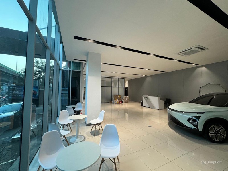 Gedung Ex-Showroom Di Kebayoran Baru