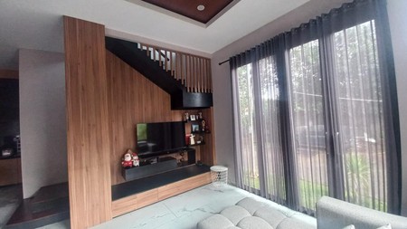 Rumah Bagus Di Neo Catalonia, Nusa Loka BSD Tangerang Selatan