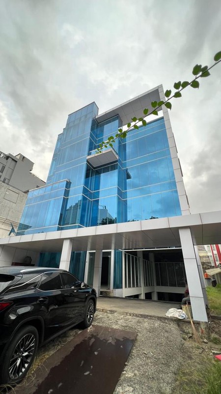 Gedung Ex-Showroom Di Menteng, Jakarta Pusat