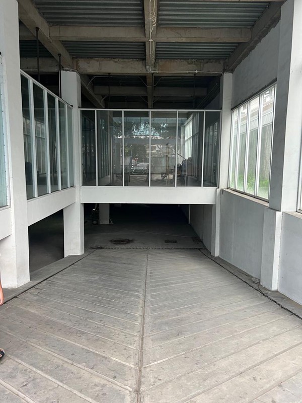 Gedung Ex-Showroom Di Menteng, Jakarta Pusat