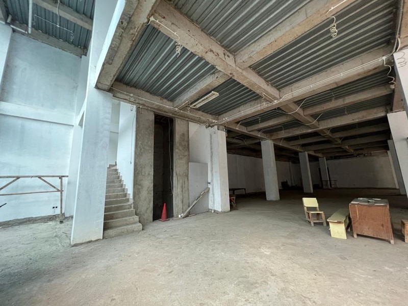 Gedung Ex-Showroom Di Menteng, Jakarta Pusat