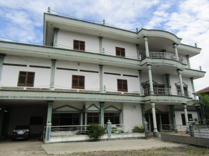 Dijual Gedung Dengan Tanah Yang Luas Lokasi Di Gedong Tataan, Lampung