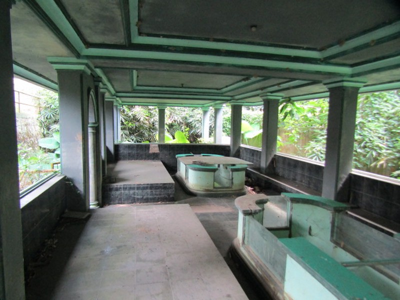 Dijual Gedung Dengan Tanah Yang Luas Lokasi Di Gedong Tataan, Lampung