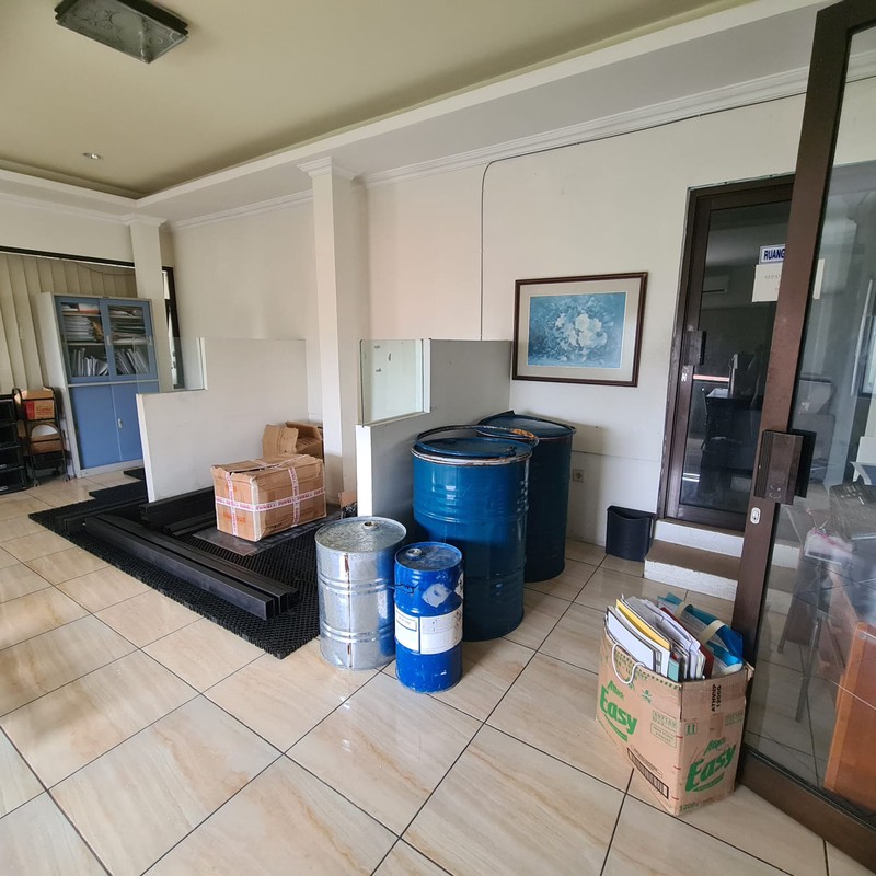 Rumah +kantor Papandayan Raya depan Lyn Cafe Bendan Ngisor Semarang Selatan JUAL CEPAT.