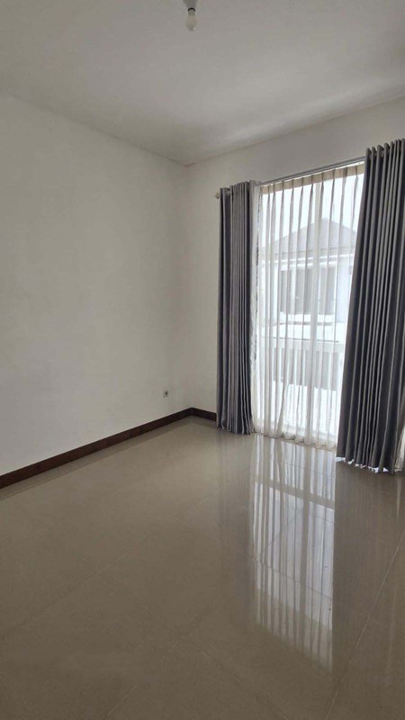 Dijual Rumah Royal Residence Harewood Surabaya Barat - Unit Nyaman 2 Lantai