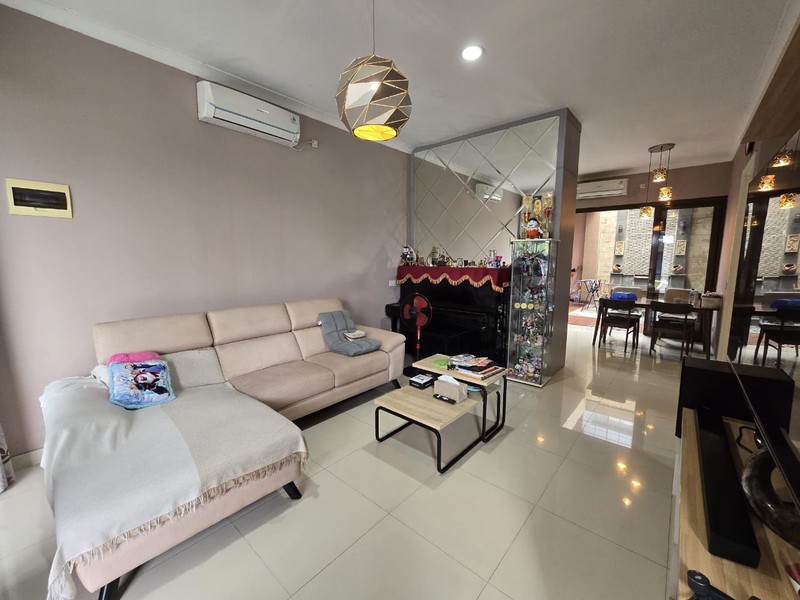 Turun harga! Rumah bagus siap huni dengan lokasi strategis di BSD City