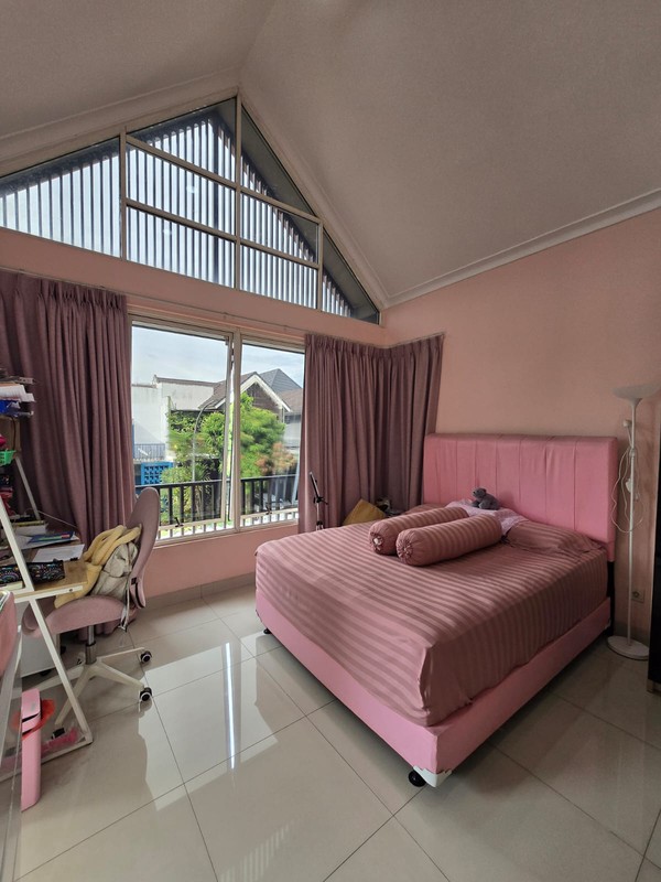 Turun harga! Rumah bagus siap huni dengan lokasi strategis di BSD City