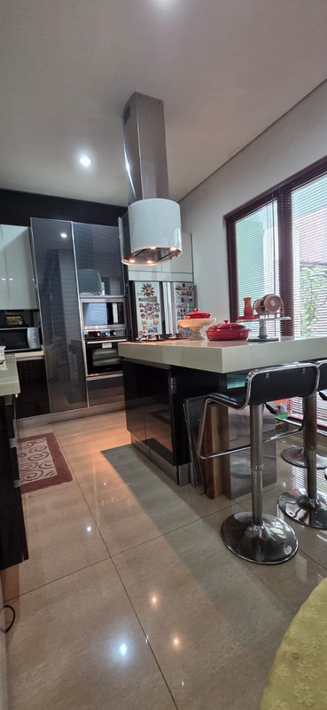 Rumah mewah siap huni - Pondok Indah Jakarta Selatan