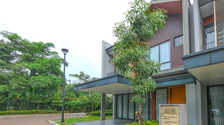 Rumah Hoek Tanglin Parc Sanctuary, Sentul City, Babakan Madang   