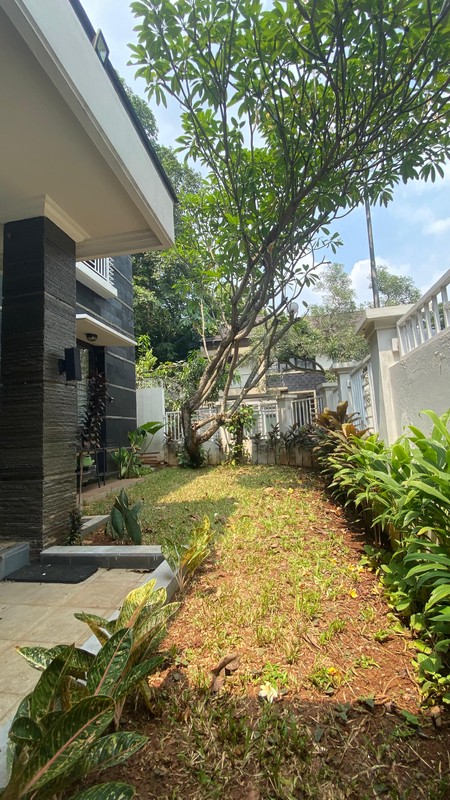 Rumah Cantik di Puri Bintaro - Depan Taman, Lingkungan Asri & Nyaman