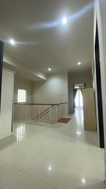 Rumah Cantik di Puri Bintaro - Depan Taman, Lingkungan Asri & Nyaman