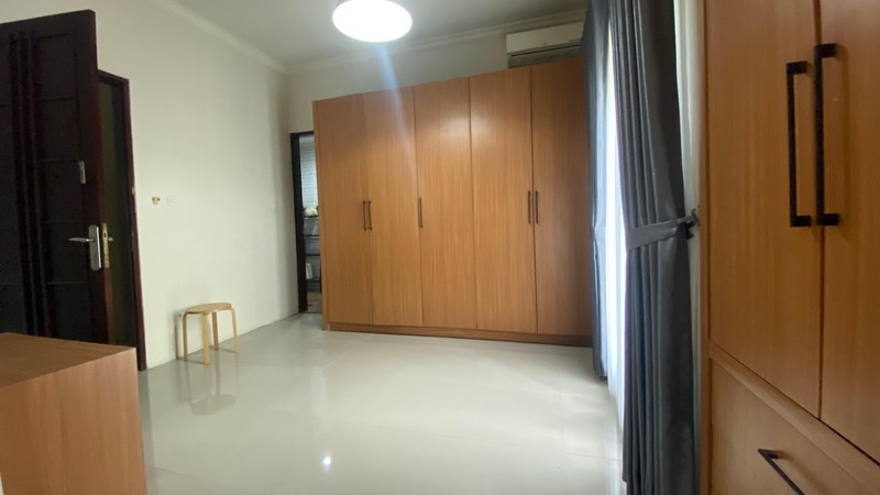 Rumah Cantik di Puri Bintaro - Depan Taman, Lingkungan Asri & Nyaman