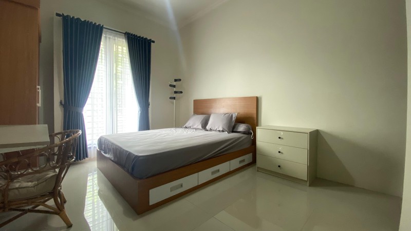 Rumah Cantik di Puri Bintaro - Depan Taman, Lingkungan Asri & Nyaman