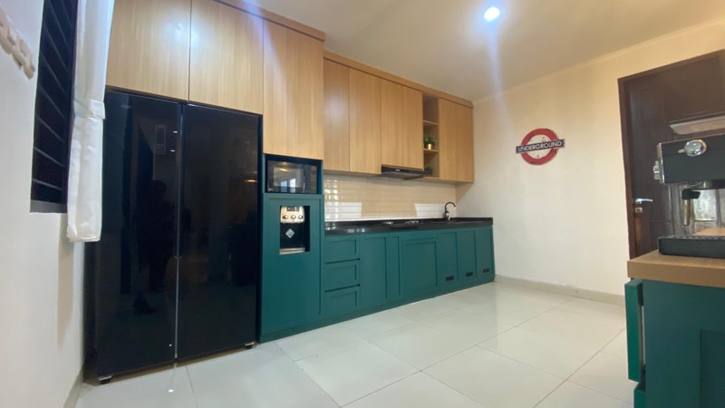 Rumah Cantik di Puri Bintaro - Depan Taman, Lingkungan Asri & Nyaman