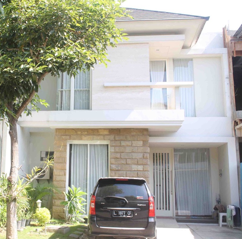 MURAH 2 Milyar Dijual Rumah Wisata Bukit Mas 2 Du Lyon Surabaya Barat Modern 2 Lantai Dekat Sekolah Sgs, Binus, Pakuwon Mall, Ptc