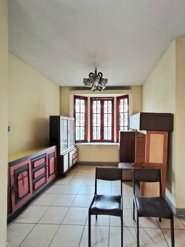 Dijual murah Rumah hoek luas di jalan Bangka-Bengkalis, di Cinere - Depok yang teduh dan sejuk 