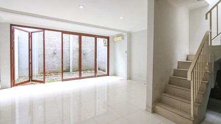 Rumah Nyaman Cluster Discovery Bintaro Jaya Tangerang Selatan