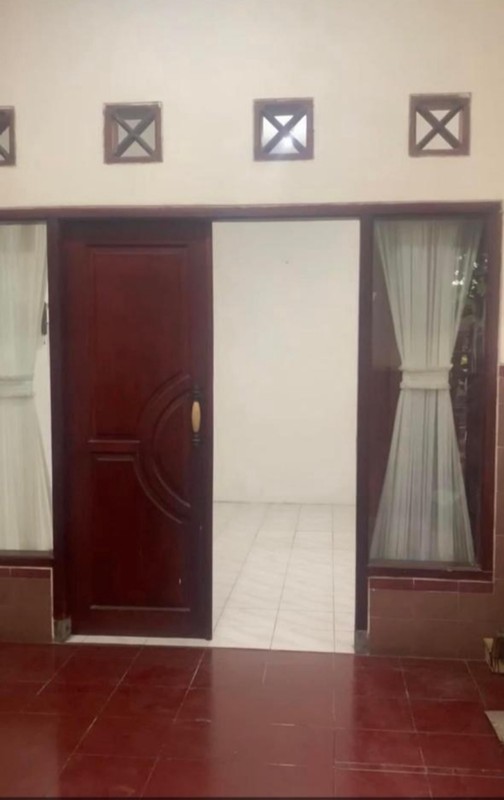 106. Rumah dijual Kebraon, Siap Huni, Terawat, Kondisi Excellent, semi furnished, MURAH !!!