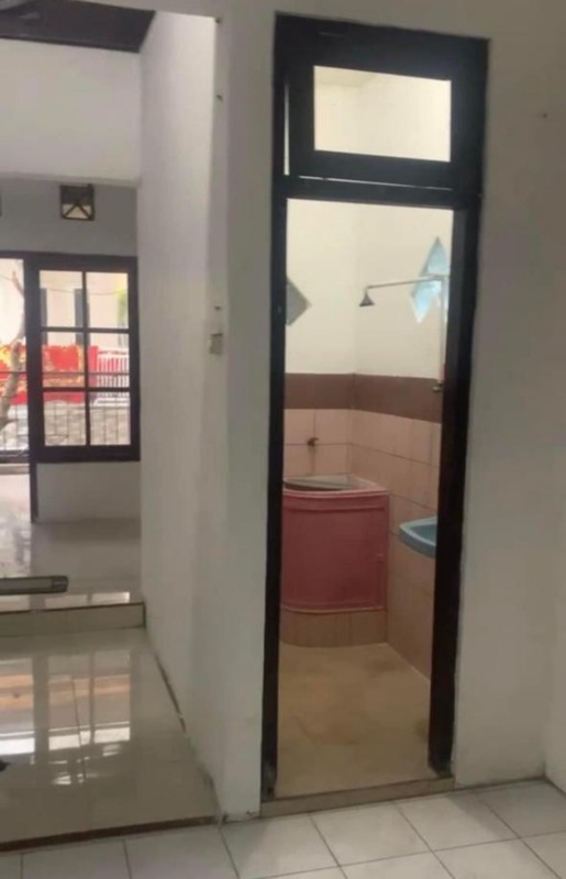 106. Rumah dijual Kebraon, Siap Huni, Terawat, Kondisi Excellent, semi furnished, MURAH !!!