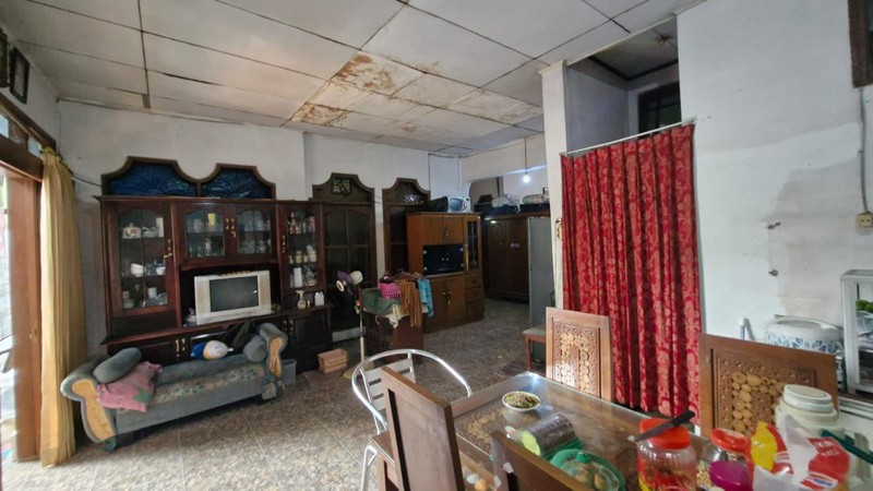 Dijual Rumah Lama Lokasi Strategis Di Kebon Baru, Tebet, Jakarta Selatan