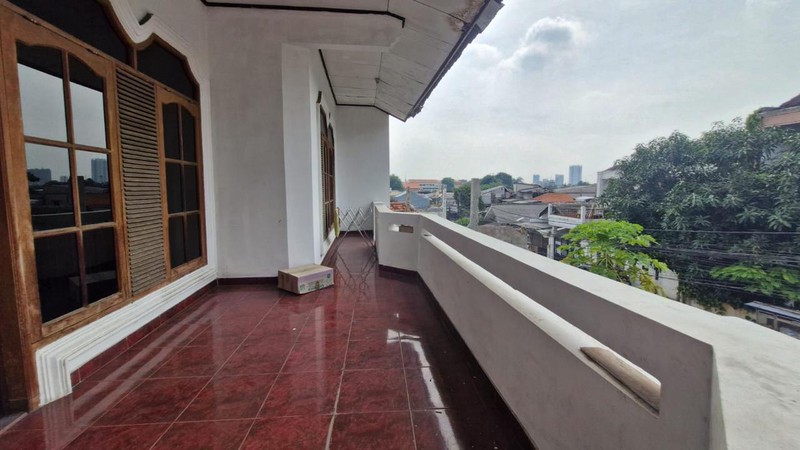 Dijual Rumah Lama Lokasi Strategis Di Kebon Baru, Tebet, Jakarta Selatan