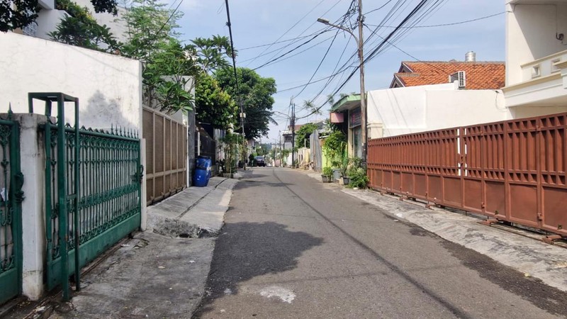 Dijual Rumah Lama Lokasi Strategis Di Kebon Baru, Tebet, Jakarta Selatan