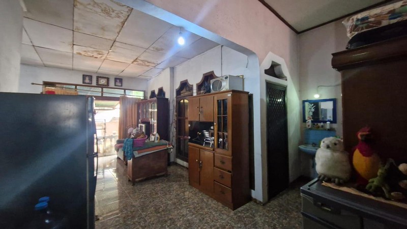 Dijual Rumah Lama Lokasi Strategis Di Kebon Baru, Tebet, Jakarta Selatan