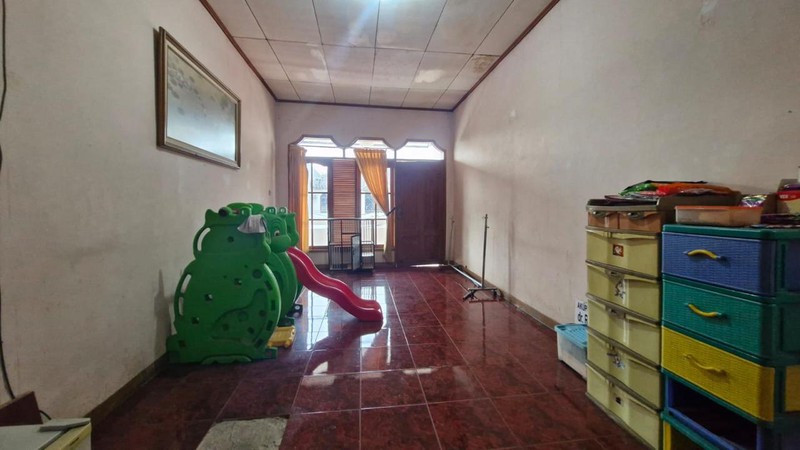 Dijual Rumah Lama Lokasi Strategis Di Kebon Baru, Tebet, Jakarta Selatan