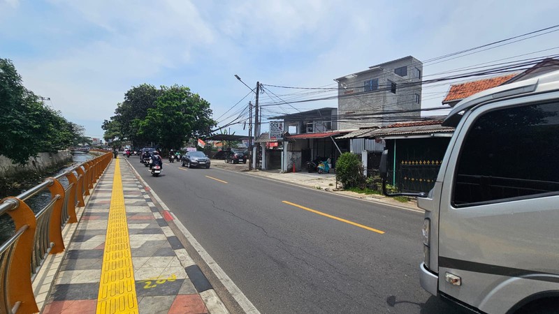 Sawangan Raya pancoran mas luas tanah 6143 area komersial