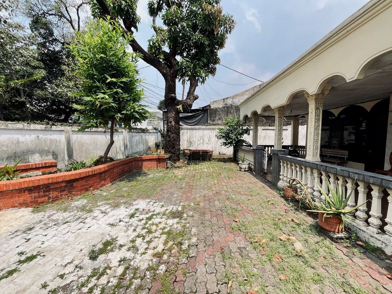 Rumah clasic keramat jati