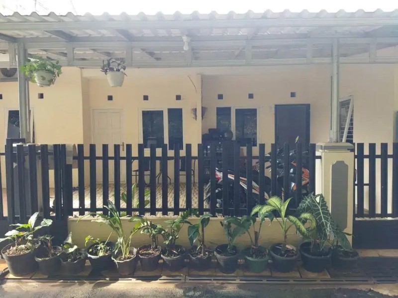 Murah. Rumah standar Villa Dago Toll, Serua