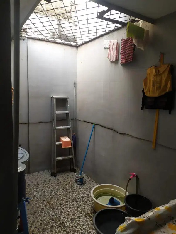 Murah. Rumah standar Villa Dago Toll, Serua